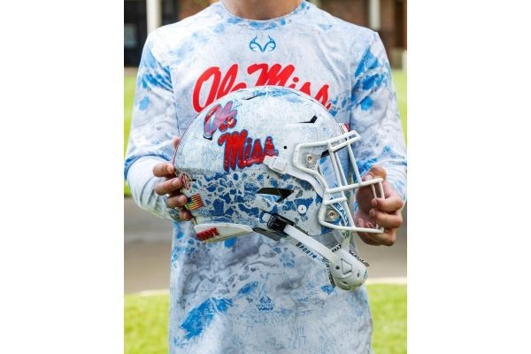 Ole Miss To Wear Realtree Camouflage Helmet Against Kentucky –  SportsLogos.Net News